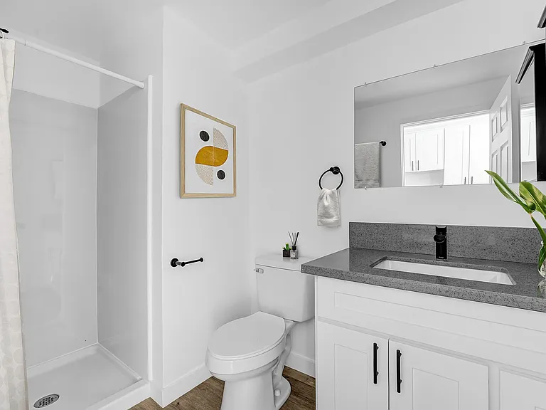 Valleywood Apartments - Studio