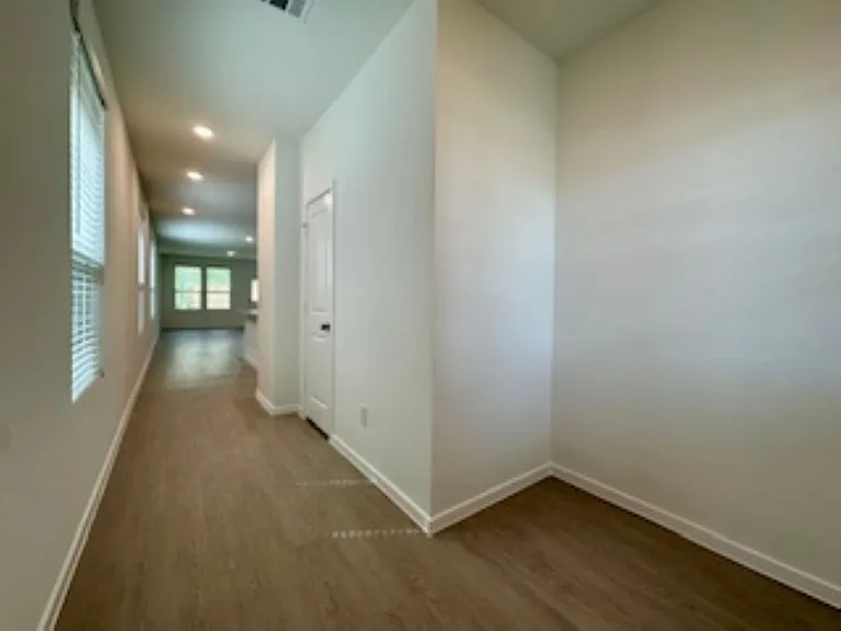 500 Kinglet Dr — Photo 3