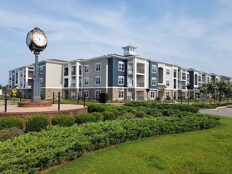 Boulevard at 3200 — Photo 1