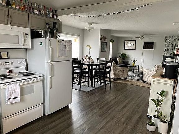 Kitchen / Living Room