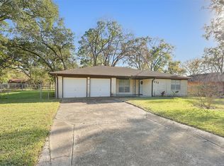 5422 Styling Dr, Houston, TX 77016