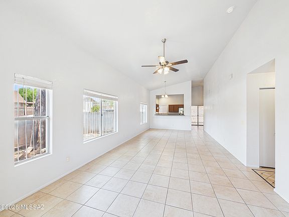 4th image of 1265 N Amberbrooke Ave