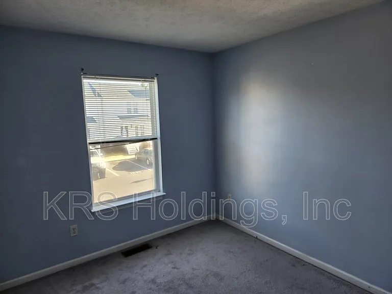 1210 Victorian Village Dr — Photo 12