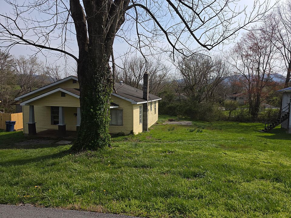 2nd image of 105 Nutwood Rd