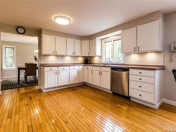 5th image of 8249 Sugarland Dr