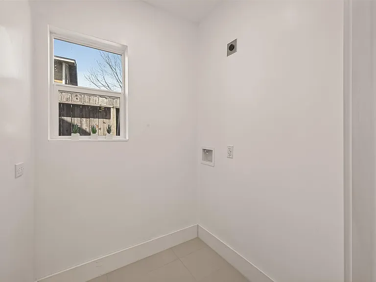 339 E Delz Dr — Photo 10