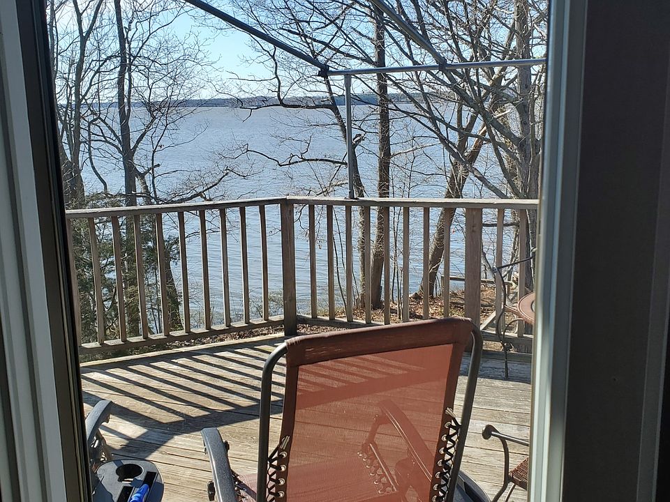 1st image of 575 Bay Rd #2