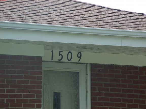 2nd image of 1509 Memorial Dr