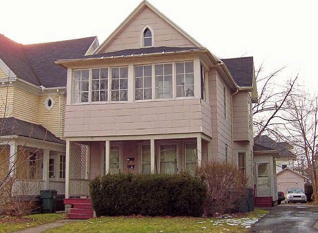 2nd image of 77 Hobart St
