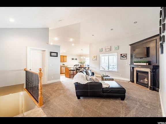 3rd image of 2237 S Chestnut Cir