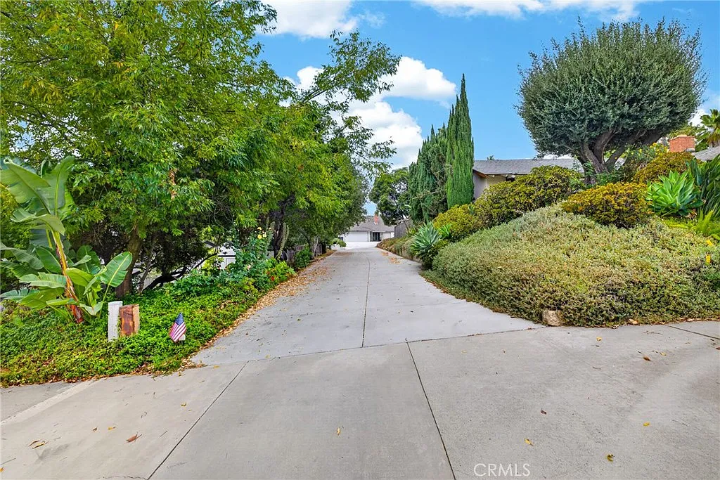 4 bed, 1859 sqft, $5,000 — Photo 1