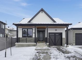 296 Cornice St, Ottawa, ON K1W0W4