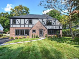 7 Crescent Rd, Port Washington, NY 11050