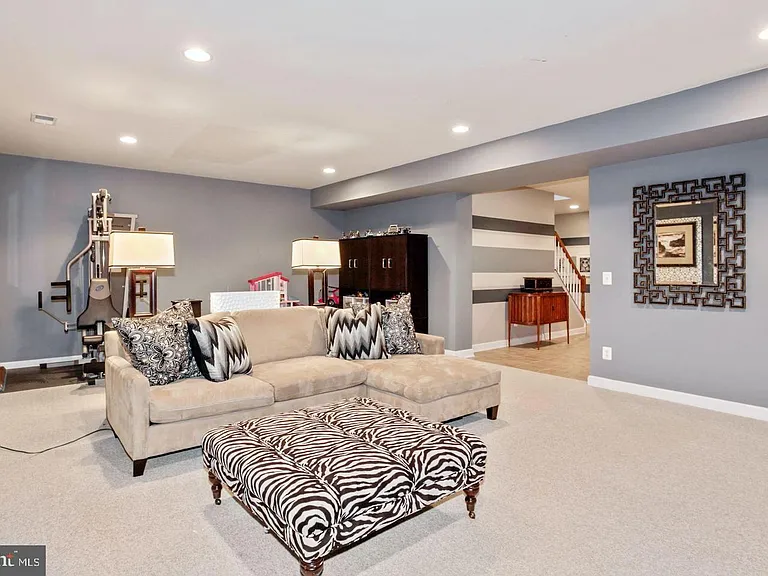 5401 Tomlinson Dr — Photo 4