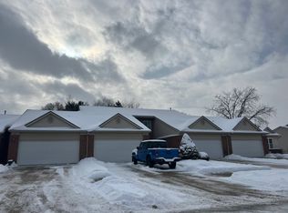 2255 Crystal Crossing Dr, Howell, MI 48843