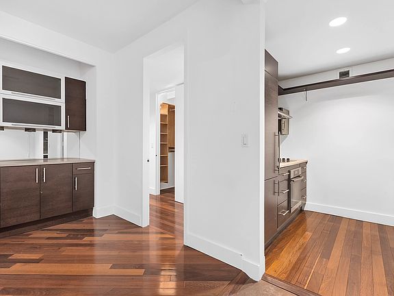 4th image of 146 W 57th St APT 41B