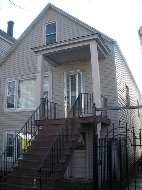 2nd image of 2505 W 46th Pl