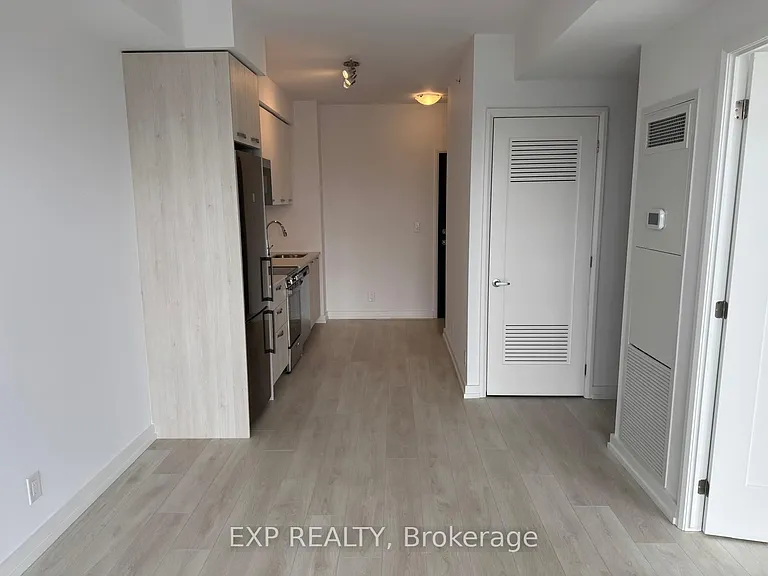 75 James St S #2513 — Photo 21