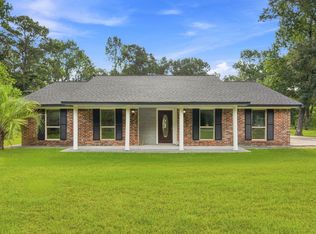 18813 Woodridge Dr, Conroe, TX 77302