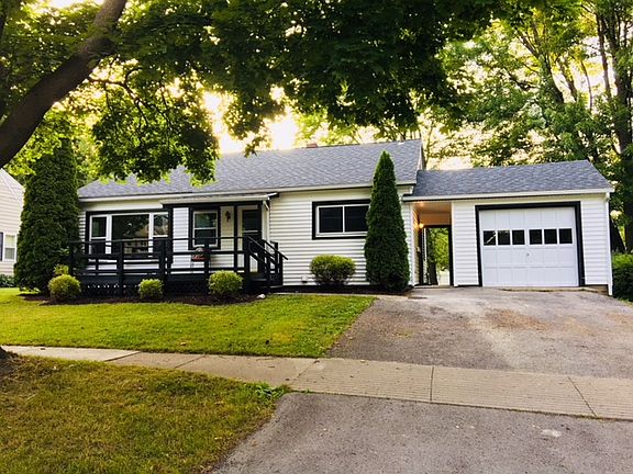 front view with garage 