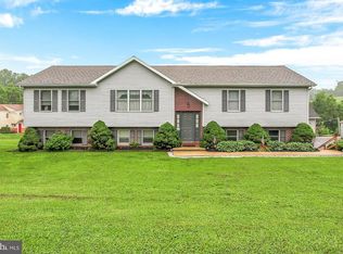 443 Grove Rd, Mohrsville, PA 19541