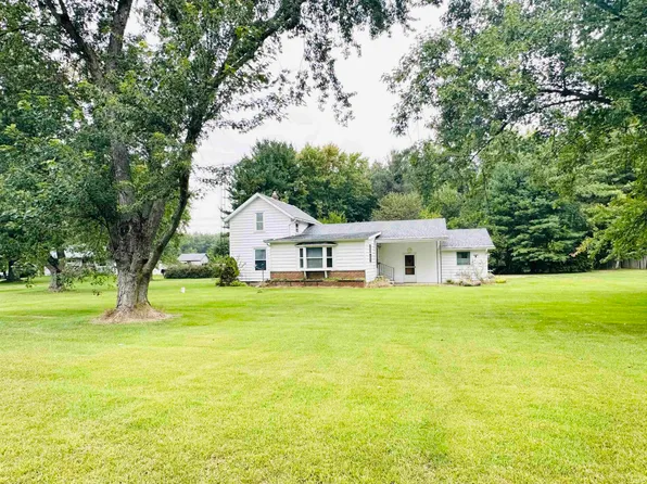 26555 New Rd, North Liberty, IN 46554