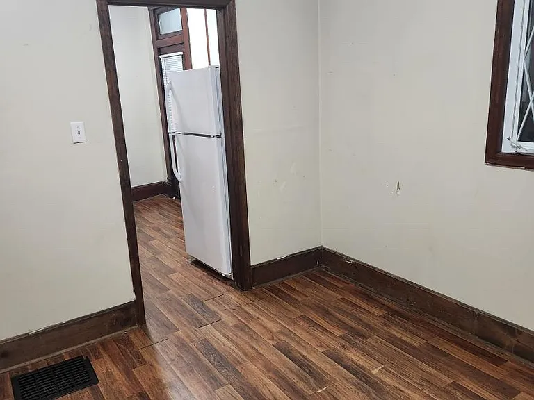 644 Putnam Ave #1 — Photo 5