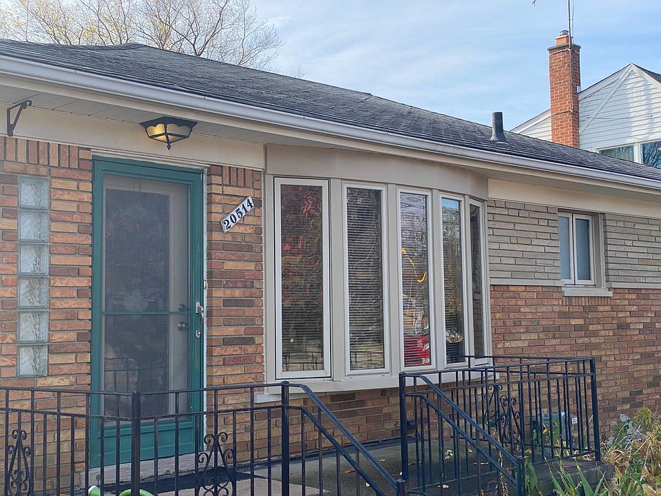 Bay Window - Family Room