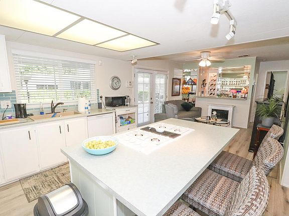 3rd image of 209 Marisma Way
