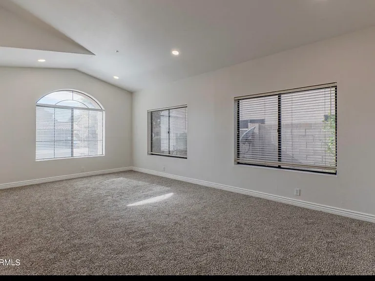 9032 E Karen Dr — Photo 6