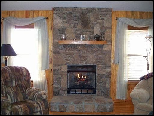 3rd image of 1022 Iroquois Ln