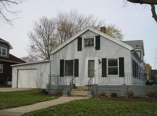 704 Calhoun St, Peru, IL 61354