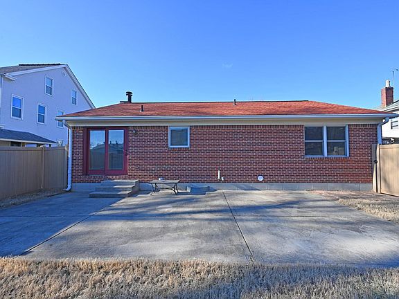 5th image of 4542 Leo St
