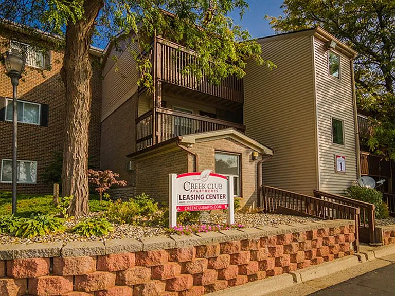 Creek Club Apartments — Photo 12