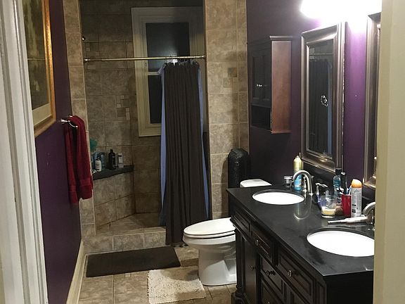 2nd image of 71 Vine St #10