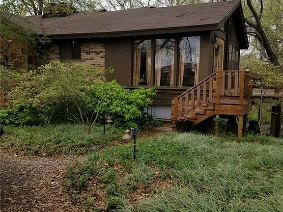 2nd image of 2912 Bird Dr