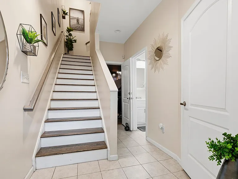 4285 S Capitol St SW — Photo 2