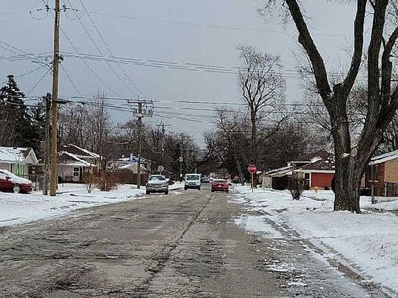 4th image of 14641 Avalon Ave