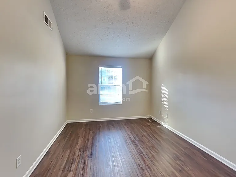 1509 Locomotive Dr NE — Photo 9