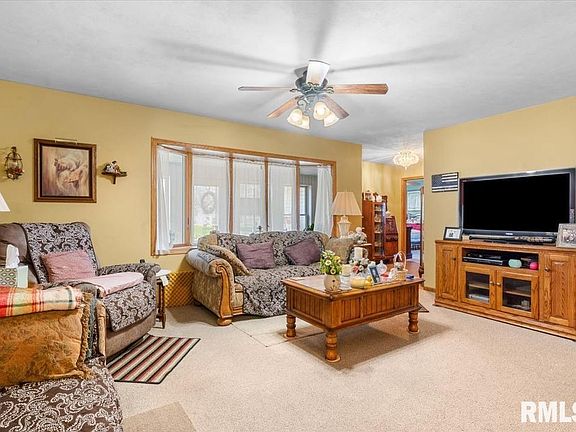 3rd image of 1208 Pine Ln