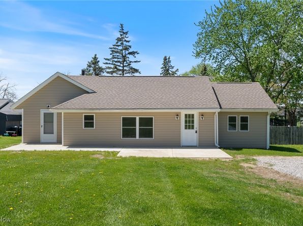 1432 Garfield Ave, Brunswick, OH 44212