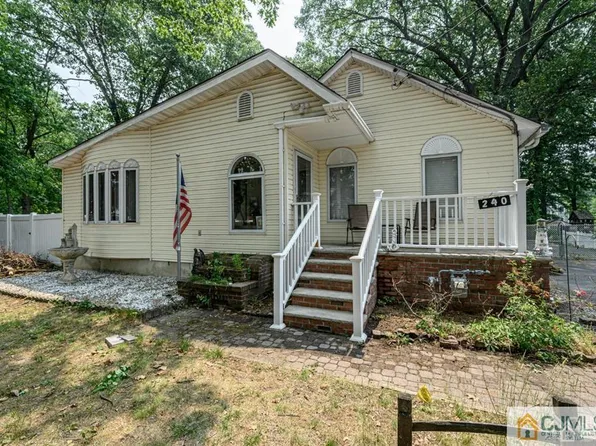 240 Lloyd Rd, Aberdeen, NJ 07747