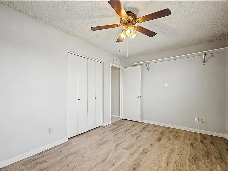 1000 E Loyola Dr — Photo 12