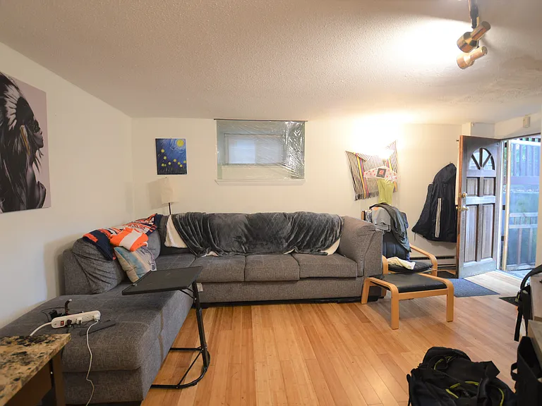 21 Kinross Rd #1 — Photo 7