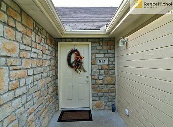 3rd image of 813 NE Devon Dr #11-C