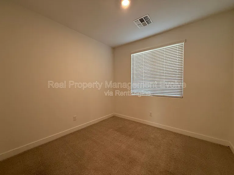 6324 W Warner St — Photo 25