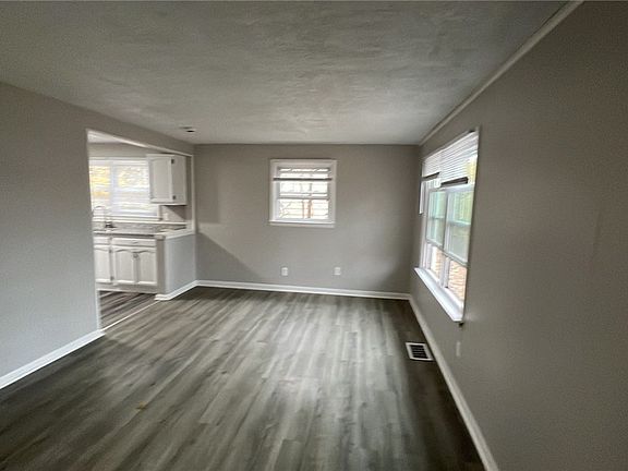 3rd image of 3178 Grant St