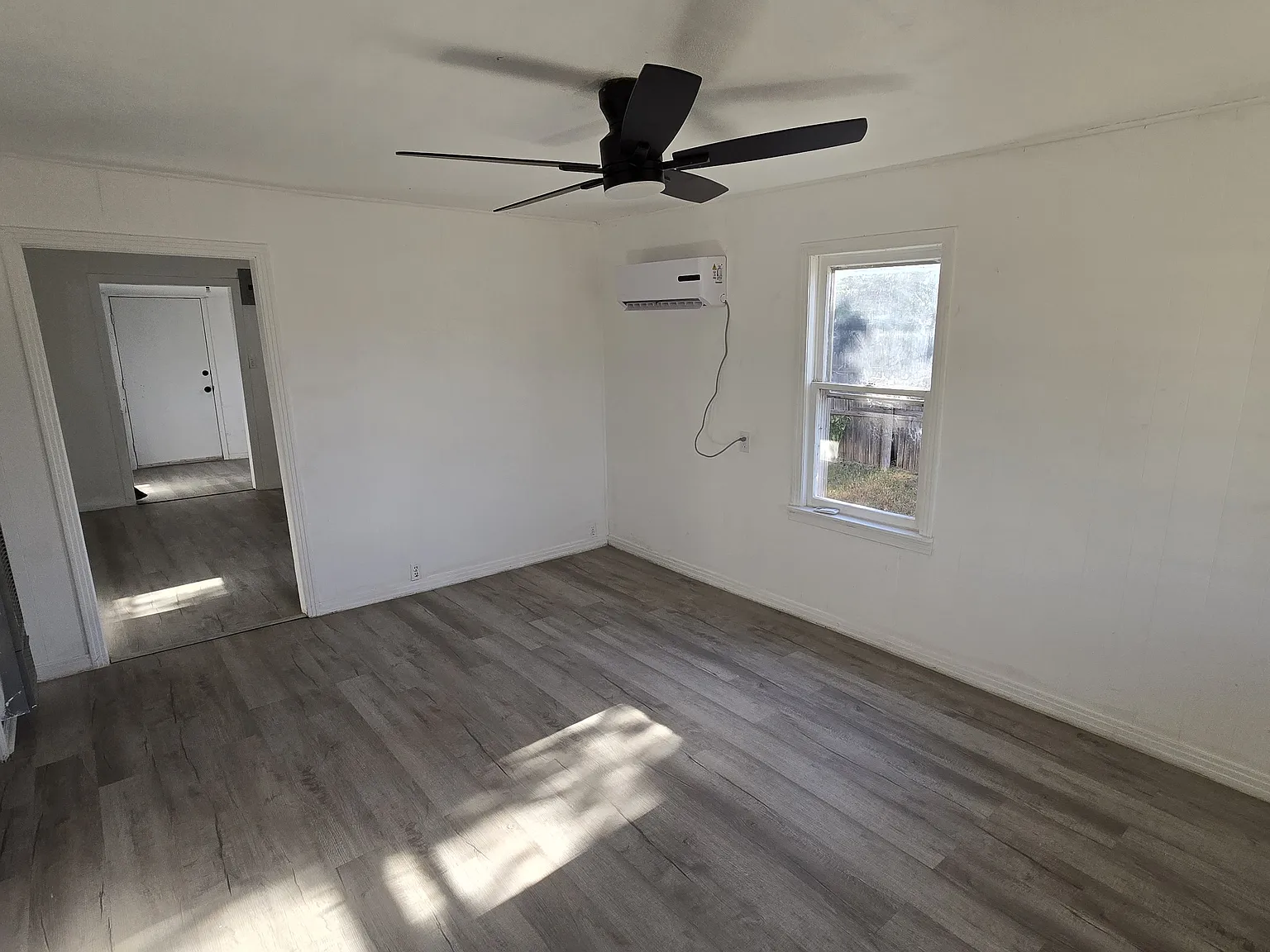 2 bed, 744 sqft, $800 — Photo 4
