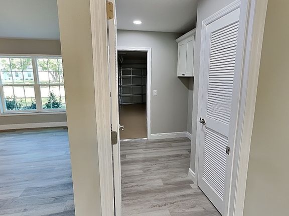 3rd image of 2082 W Swanson Dr
