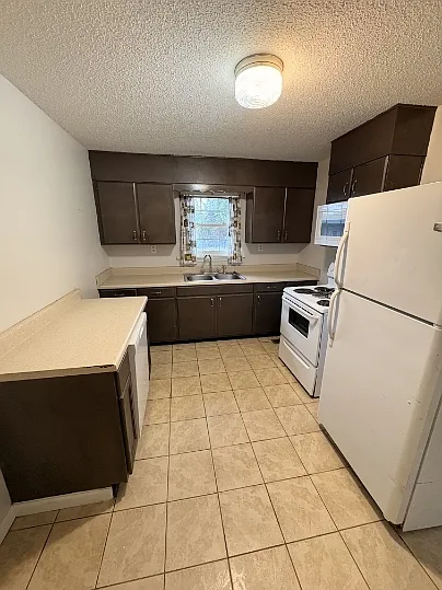 3125 Carlton Ave — Photo 2